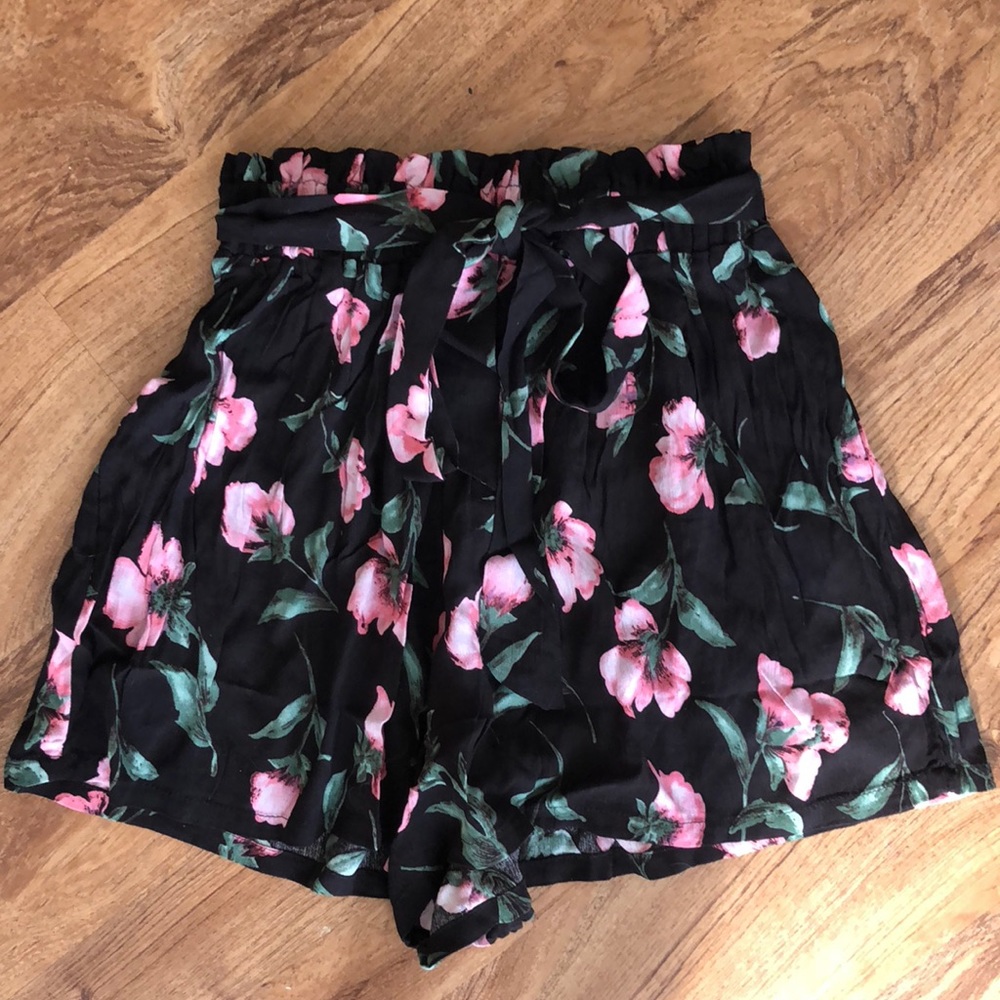 Self Tie Floral Shorts